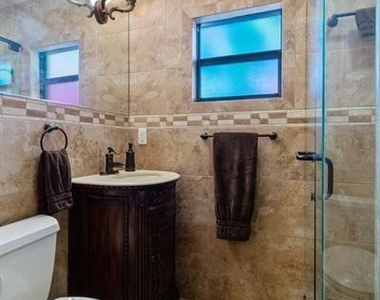 1324 Ne 16th Terrace - Photo Thumbnail 5