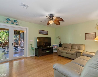 1324 Ne 16th Terrace - Photo Thumbnail 10