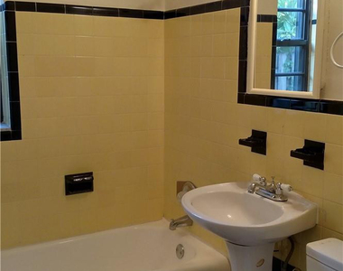 1324 Ne 16th Terrace - Photo Thumbnail 8