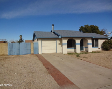 3338 W Tonto Lane - Photo Thumbnail 10