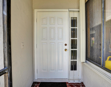 2915 Nw 12th Street - Photo Thumbnail 3