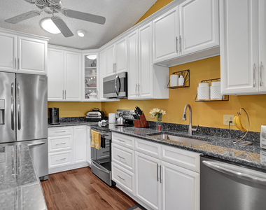 2915 Nw 12th Street - Photo Thumbnail 14