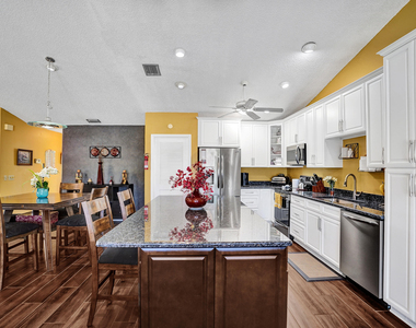 2915 Nw 12th Street - Photo Thumbnail 13