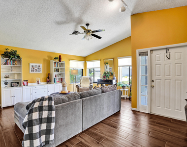 2915 Nw 12th Street - Photo Thumbnail 5