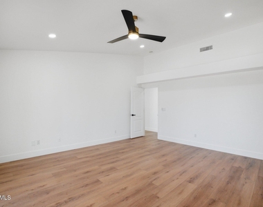 15005 N Rica Vida Way - Photo Thumbnail 10