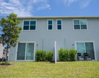 380 Se Crossoak Lane - Photo Thumbnail 23