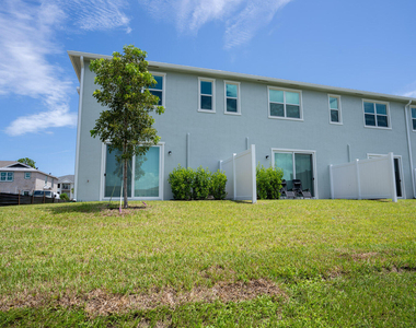 380 Se Crossoak Lane - Photo Thumbnail 21