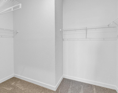 380 Se Crossoak Lane - Photo Thumbnail 10