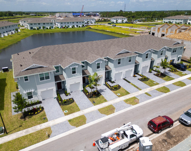 380 Se Crossoak Lane - Photo Thumbnail 37