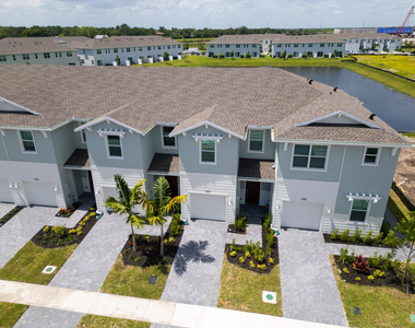 380 Se Crossoak Lane - Photo Thumbnail 28