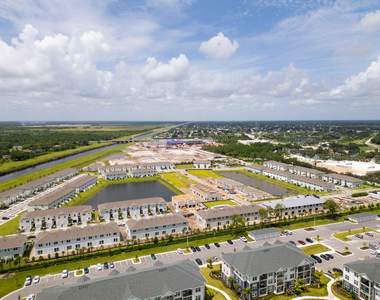 380 Se Crossoak Lane - Photo Thumbnail 42