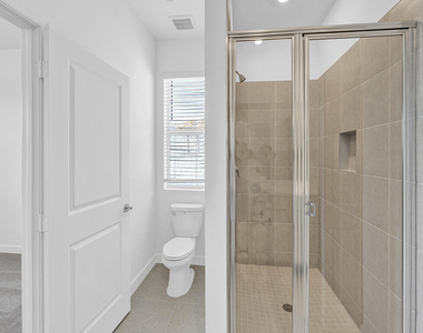 380 Se Crossoak Lane - Photo Thumbnail 9
