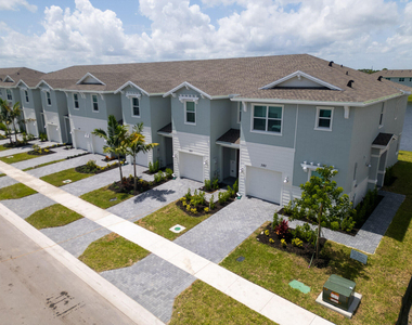 380 Se Crossoak Lane - Photo Thumbnail 33