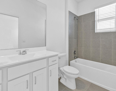 380 Se Crossoak Lane - Photo Thumbnail 12