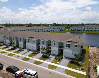380 Se Crossoak Lane - Photo Thumbnail 35