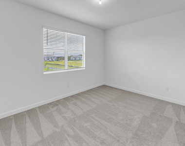 380 Se Crossoak Lane - Photo Thumbnail 14