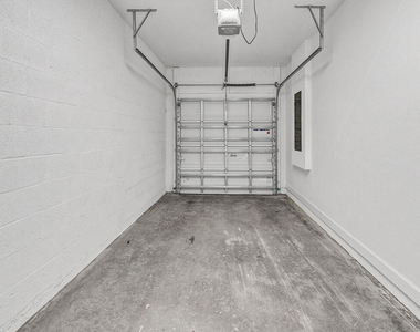 380 Se Crossoak Lane - Photo Thumbnail 20