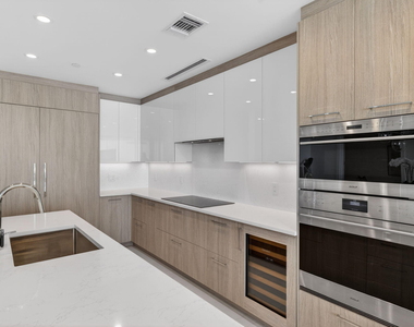 153 N Seabreeze Boulevard - Photo Thumbnail 12