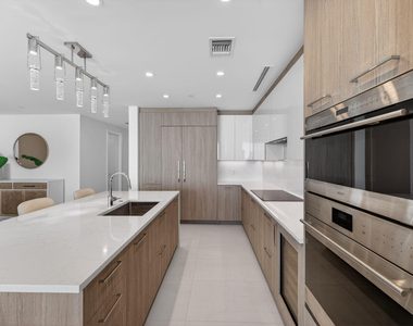 153 N Seabreeze Boulevard - Photo Thumbnail 8