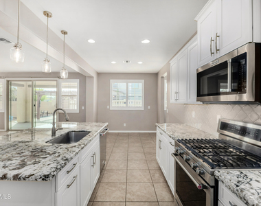1527 W Windhaven Avenue - Photo Thumbnail 11