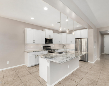 1527 W Windhaven Avenue - Photo Thumbnail 9