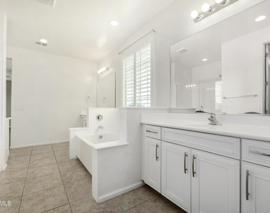 1527 W Windhaven Avenue - Photo Thumbnail 18