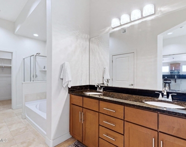 945 E Playa Del Norte Drive - Photo Thumbnail 22