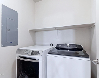 945 E Playa Del Norte Drive - Photo Thumbnail 29