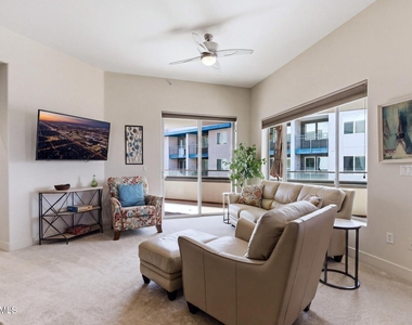 945 E Playa Del Norte Drive - Photo Thumbnail 12