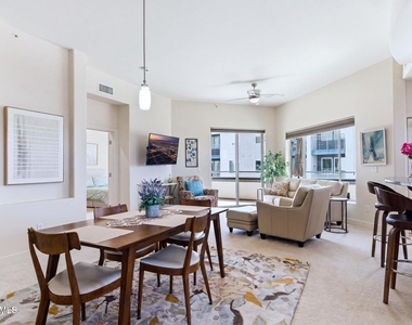 945 E Playa Del Norte Drive - Photo Thumbnail 7
