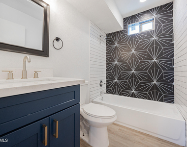 719 N 12th Avenue - Photo Thumbnail 14