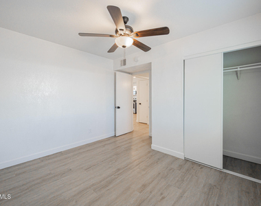 719 N 12th Avenue - Photo Thumbnail 17