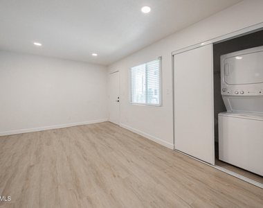 719 N 12th Avenue - Photo Thumbnail 12