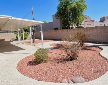 2401 E Meadowbrook Avenue - Photo Thumbnail 31