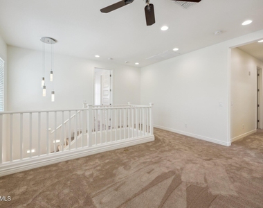 211 E Brinley Drive - Photo Thumbnail 10