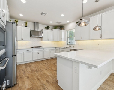 211 E Brinley Drive - Photo Thumbnail 38