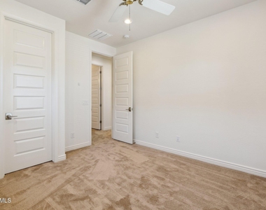 211 E Brinley Drive - Photo Thumbnail 16