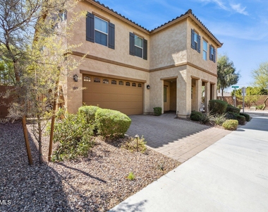 211 E Brinley Drive - Photo Thumbnail 2