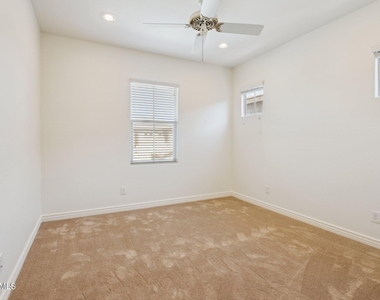 211 E Brinley Drive - Photo Thumbnail 15