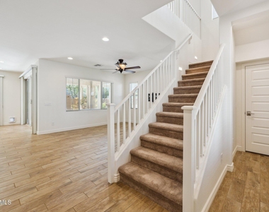 211 E Brinley Drive - Photo Thumbnail 33
