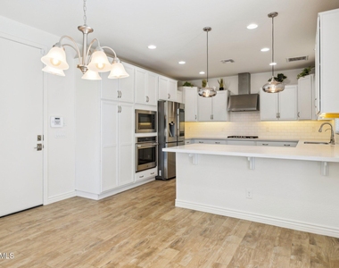 211 E Brinley Drive - Photo Thumbnail 36