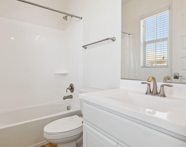 211 E Brinley Drive - Photo Thumbnail 18