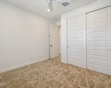 211 E Brinley Drive - Photo Thumbnail 14