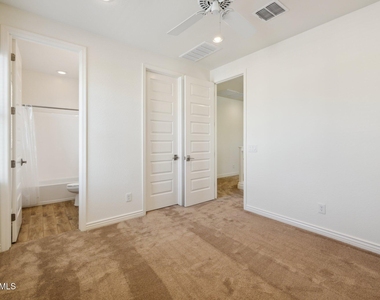 211 E Brinley Drive - Photo Thumbnail 12