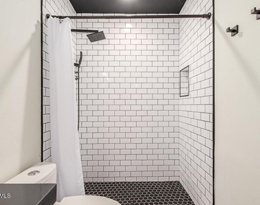 4701 N 68th Street - Photo Thumbnail 10