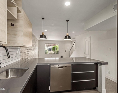 4701 N 68th Street - Photo Thumbnail 16
