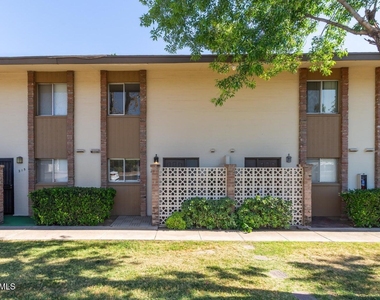 4701 N 68th Street - Photo Thumbnail 8