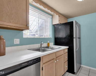 4701 N 68th Street - Photo Thumbnail 10