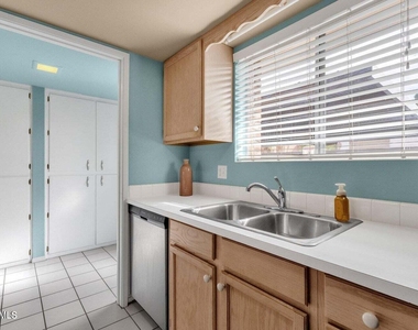 4701 N 68th Street - Photo Thumbnail 5