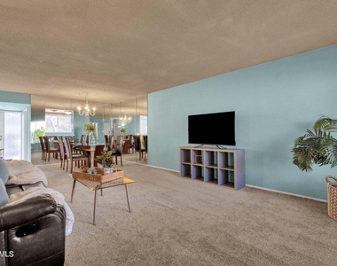 4701 N 68th Street - Photo Thumbnail 12